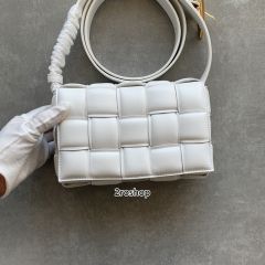 보테가베네타카세트크로스백