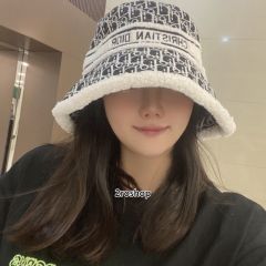 DIOR 모자