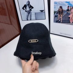 DIOR 모자