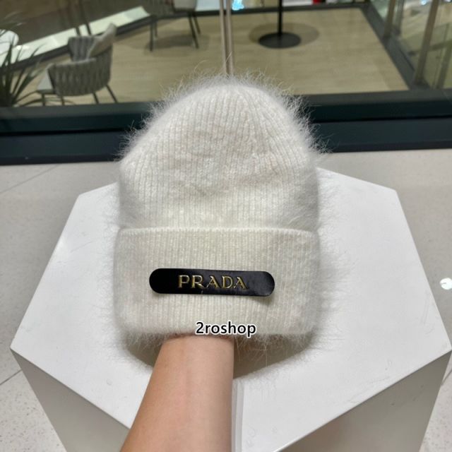 PRADA 모자