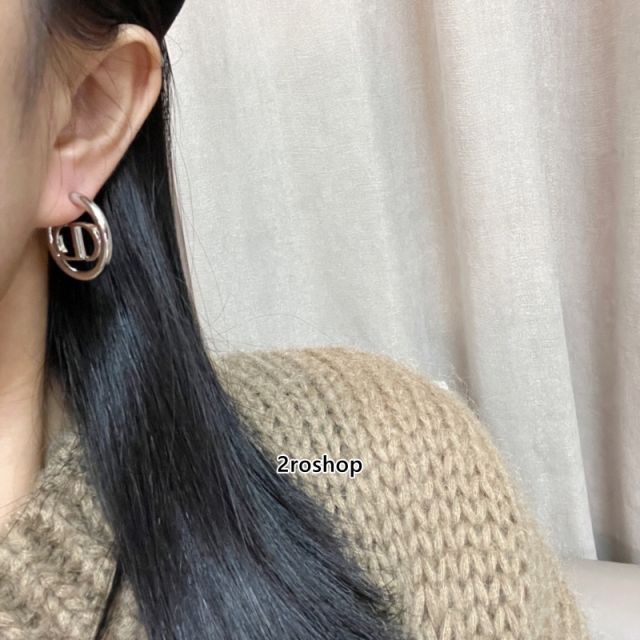 DIOR 피어싱