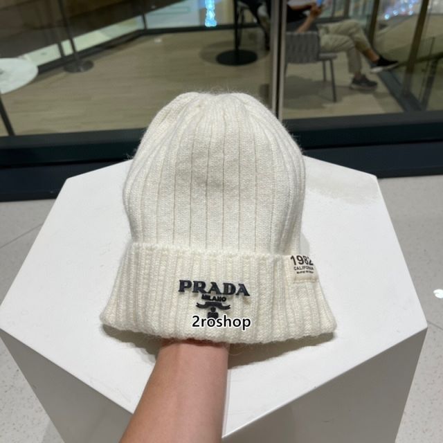 PRADA 모자