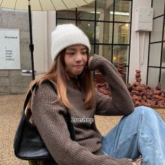 PRADA 모자