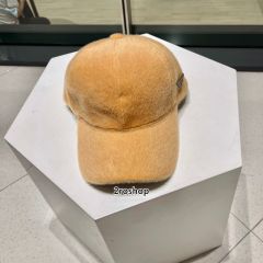 PRADA 모자