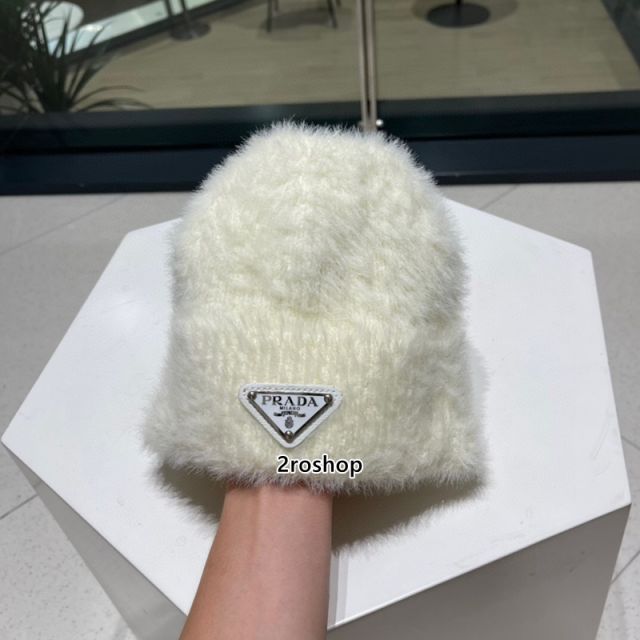 PRADA 모자