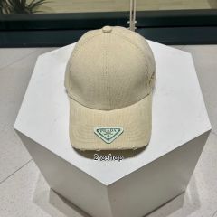 PRADA 모자
