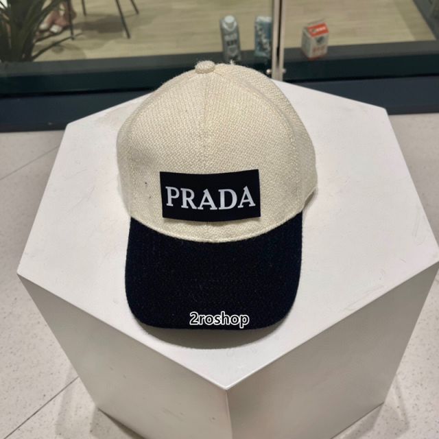 PRADA 모자