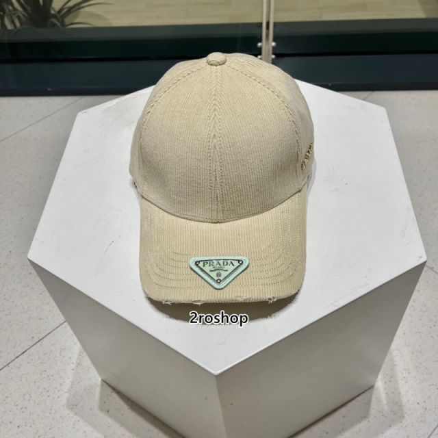 PRADA 모자