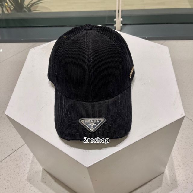 PRADA 모자