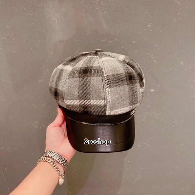 PRADA 모자