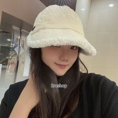 PRADA 모자