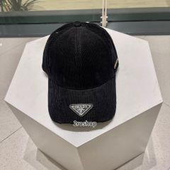 PRADA 모자