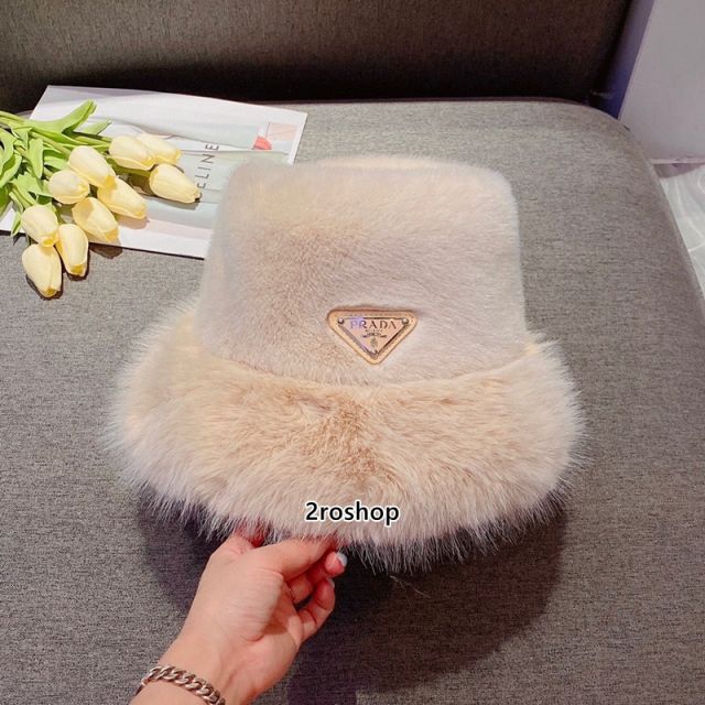 PRADA 모자
