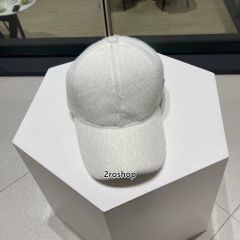 PRADA 모자