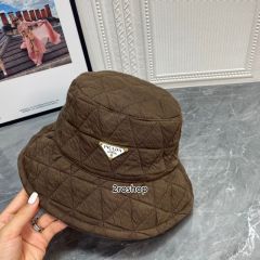 PRADA 모자