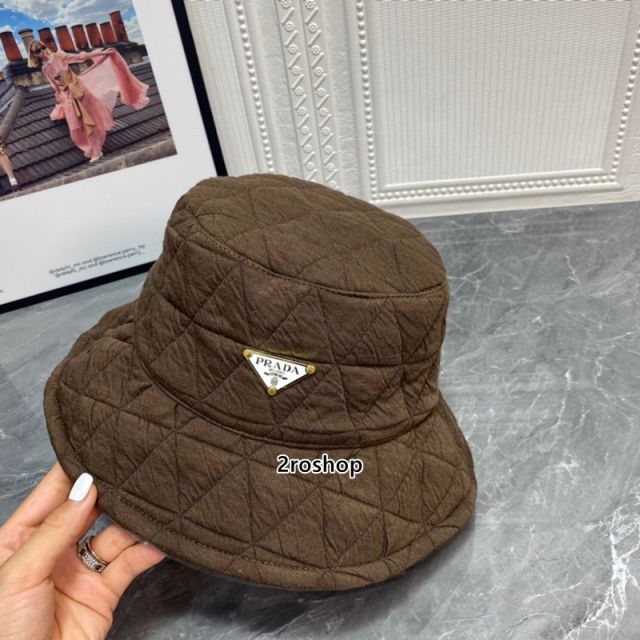PRADA 모자