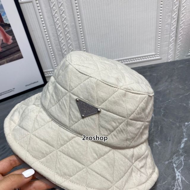PRADA 모자