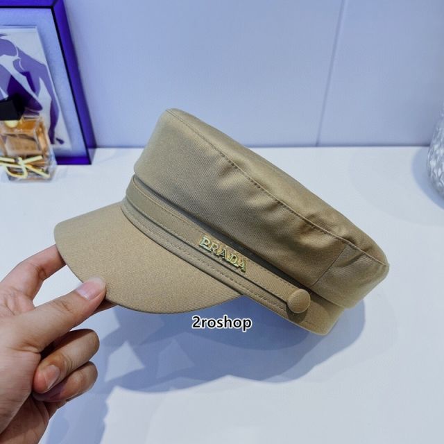PRADA 모자