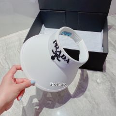PRADA 모자