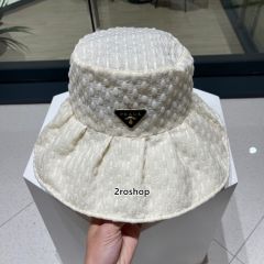 PRADA 모자