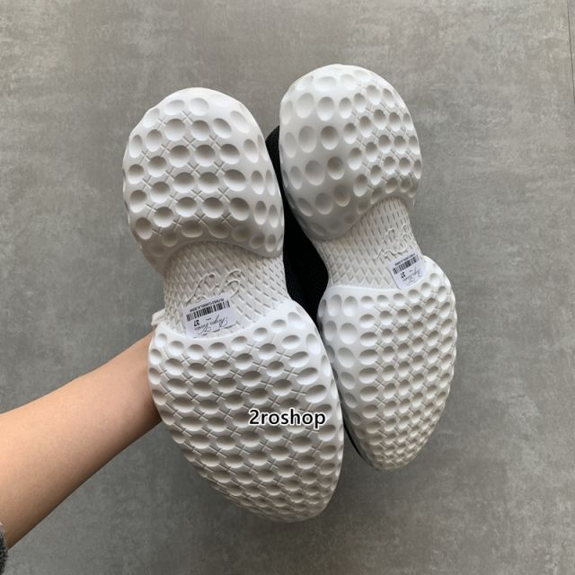 로저비비에스니커즈