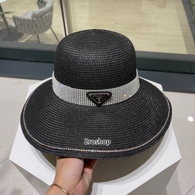 PRADA 모자