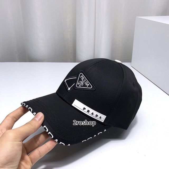 PRADA 모자