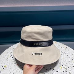 PRADA 모자