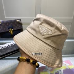 PRADA 모자