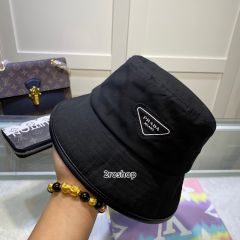 PRADA 모자