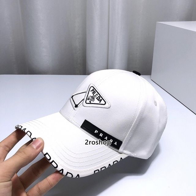 PRADA 모자