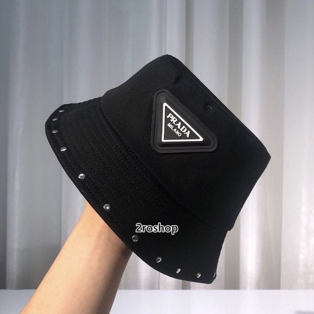 PRADA 모자