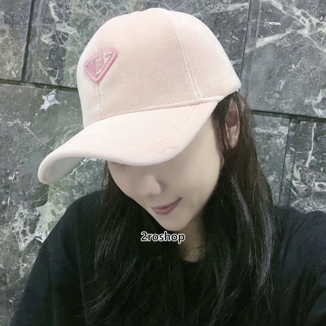 PRADA 모자