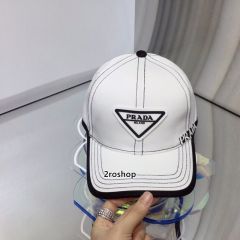 PRADA 모자