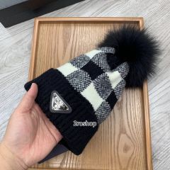 PRADA 모자