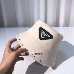 PRADA 모자