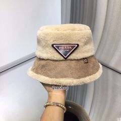 PRADA 모자
