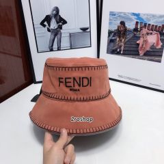 PRADA 모자