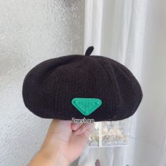 PRADA 모자