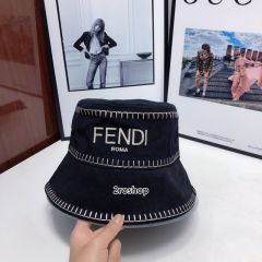 PRADA 모자