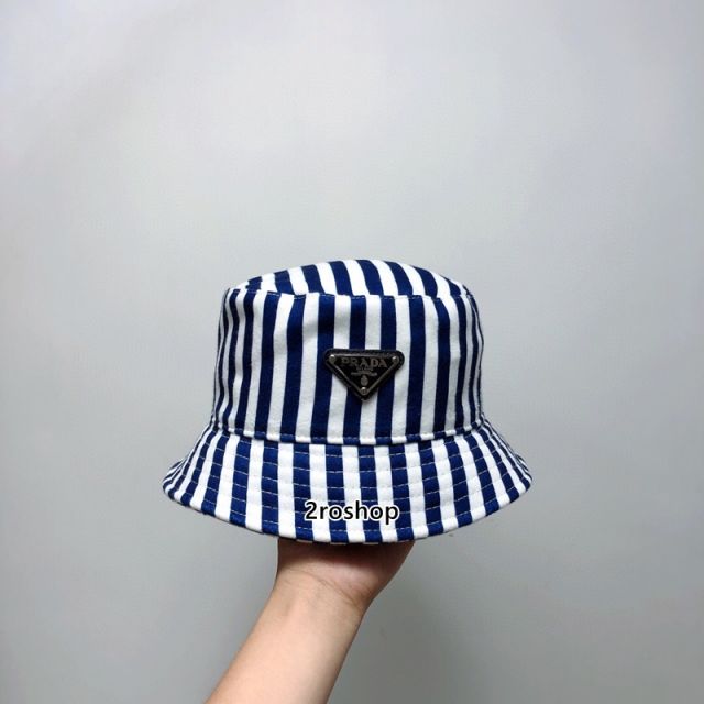 PRADA 모자