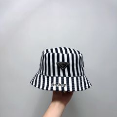 PRADA 모자