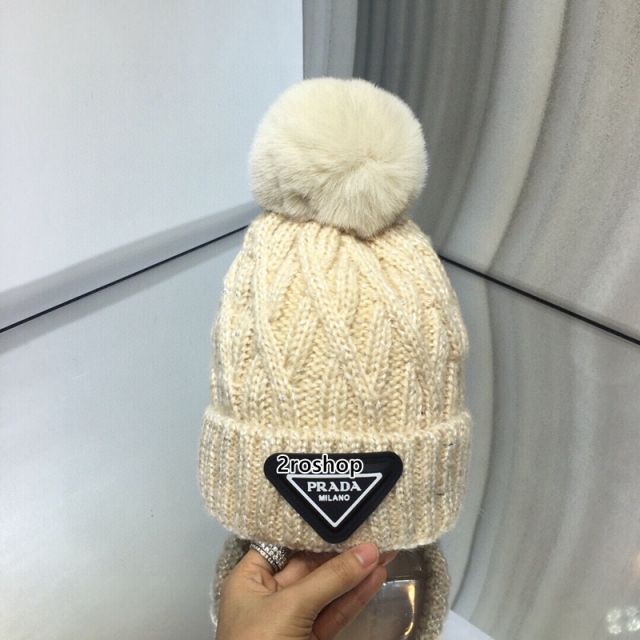 PRADA 모자