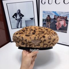 PRADA 모자