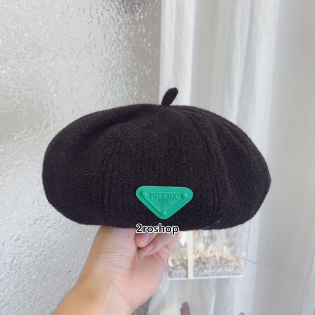 PRADA 모자