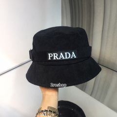 PRADA 모자