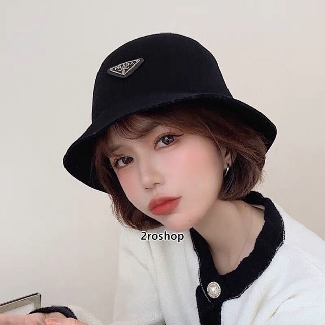 PRADA 모자