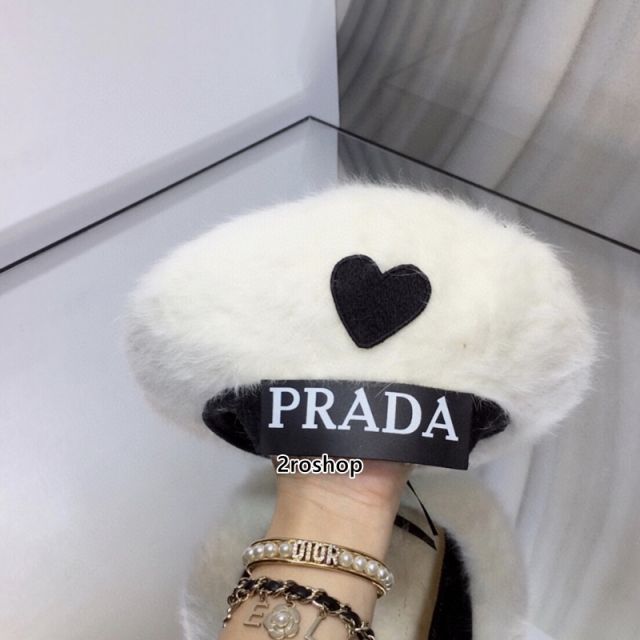 PRADA 모자