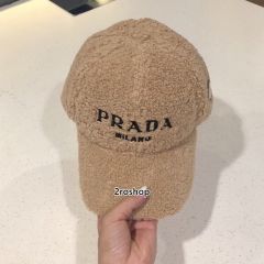 PRADA 모자