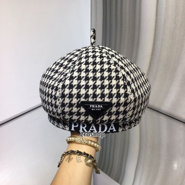 PRADA 모자